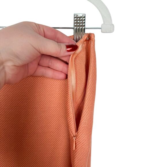 St. John Wool Blend Santana Knit Peach Lightweight Pencil Knee Length Skirt Sz 4 - Picture 8 of 10